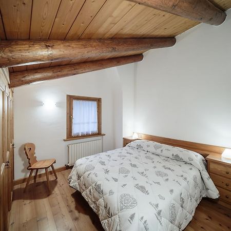 קורטינה ד'אמפזו Villa Lacedel - Stayincortina חדר תמונה