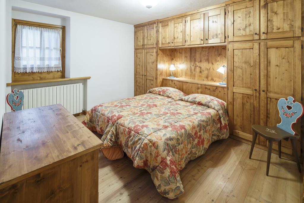 קורטינה ד'אמפזו Villa Lacedel - Stayincortina חדר תמונה